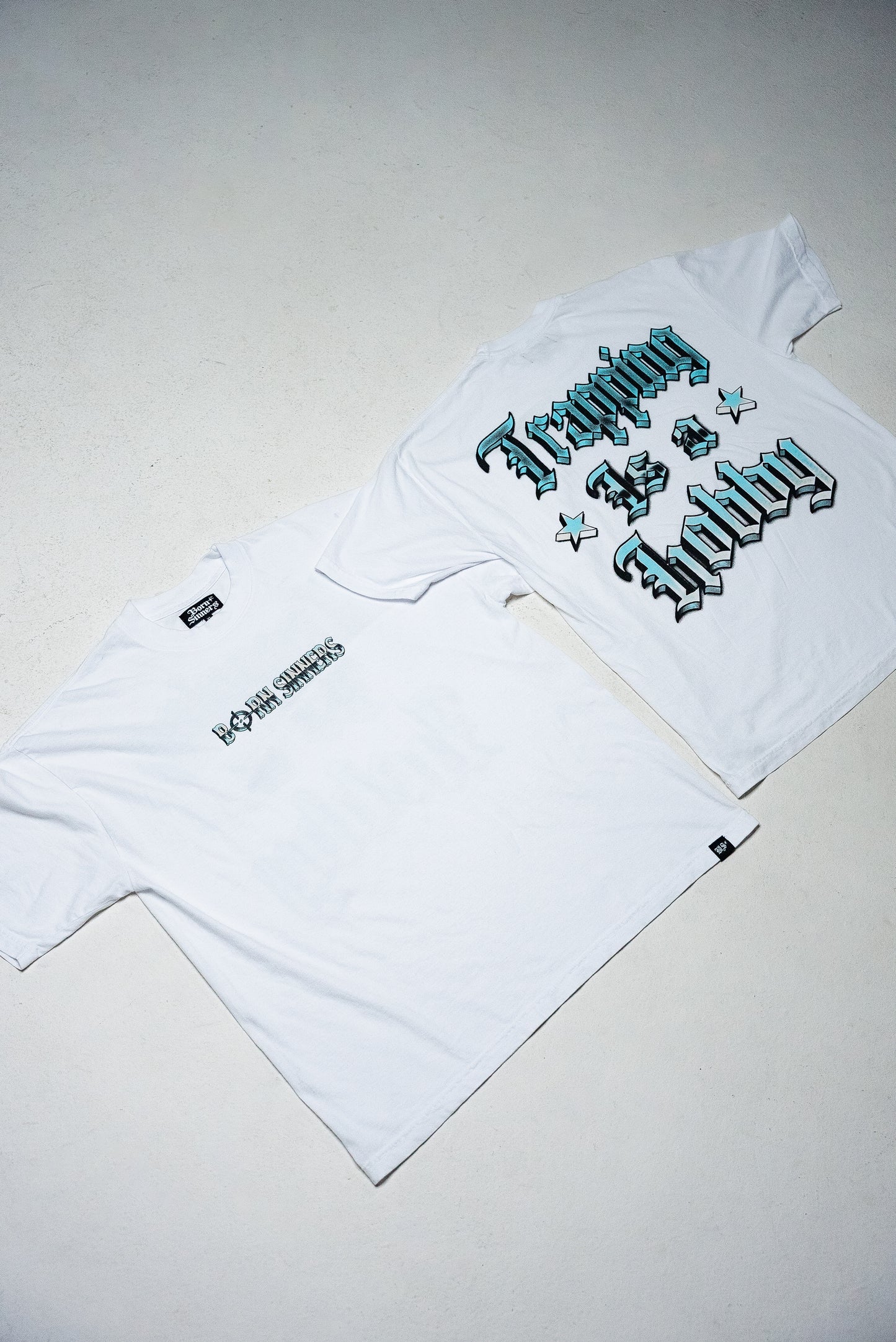 'TRAPPING IS A HOBBY' HEAVYWEIGHT TEE